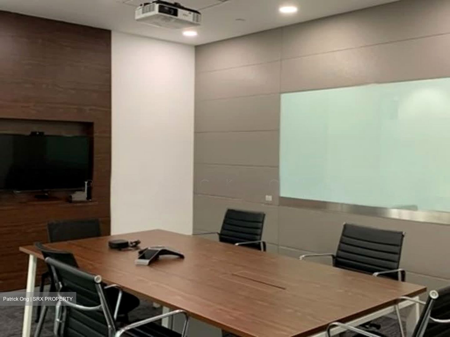 Ocean Financial Centre (D1), Office #558338991